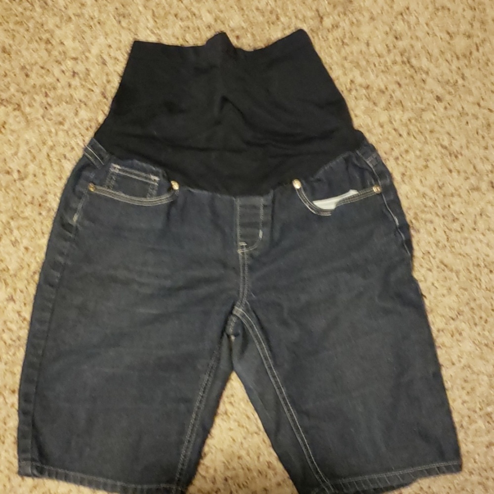 Maternity shorts